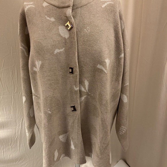 kathy ireland Sweaters - (NWT) Neutral Stretch Sweater Jacket W/ Gold Thread Accents & Hardware (Size 3X)